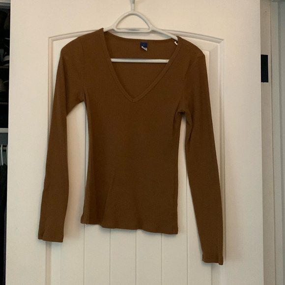 Old Navy Plush V-Neck T-Shirt - Picture 2 of 7